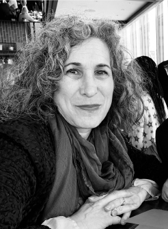 Portrait of Rochelle Schattner